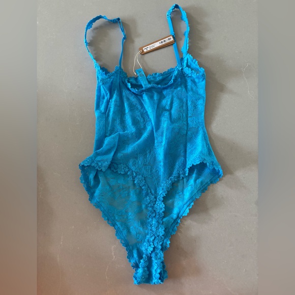 SKIMS Vibrant Blue Lace bodysuit - Picture 2 of 3